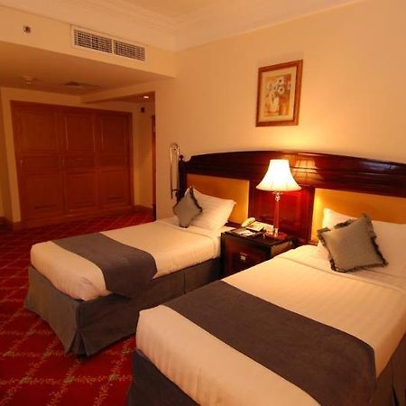 Al Haram Hotel- By Al Rawda Медина Екстериор снимка